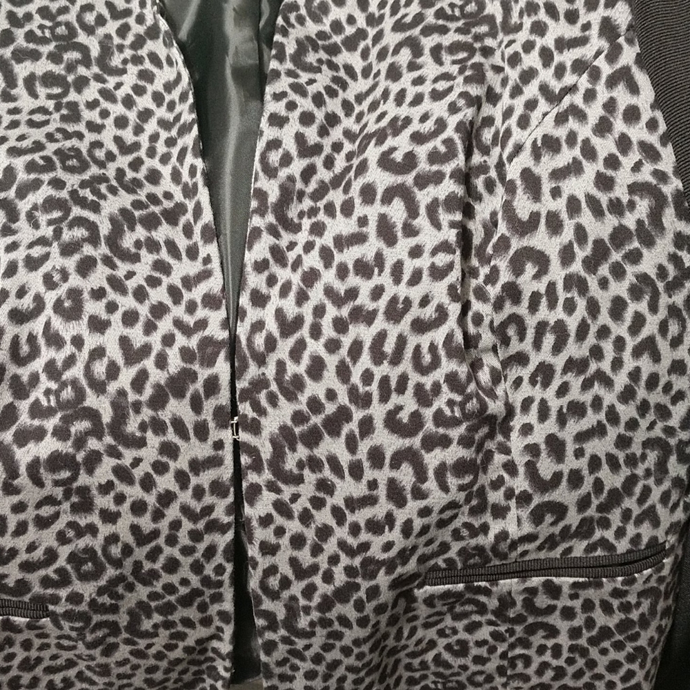 French Connection Gray Leopard Print Jacket Xl - image 6